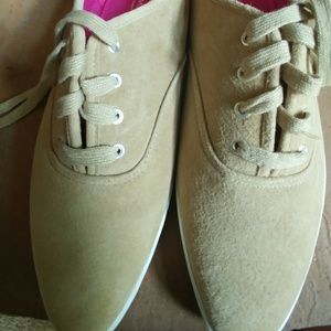 Tan suede Isaac Mizrahi sneakers
